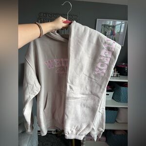 White Fox Boutique sweat set!!